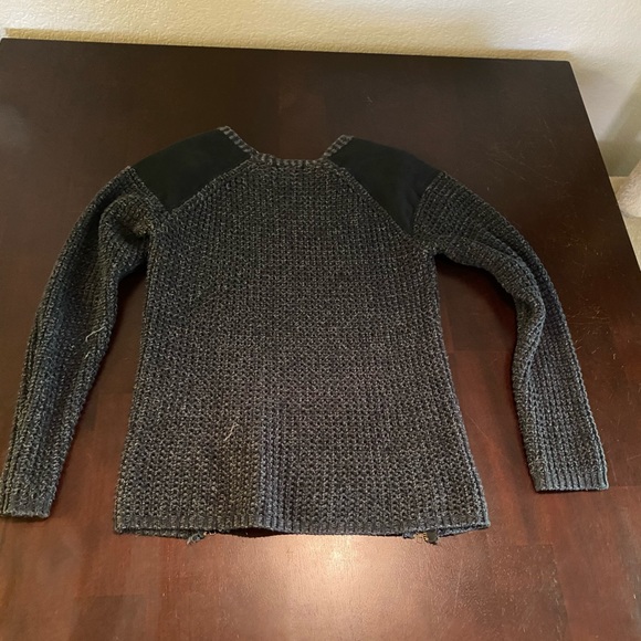 Jumper/Sweater - Picture 2 of 3
